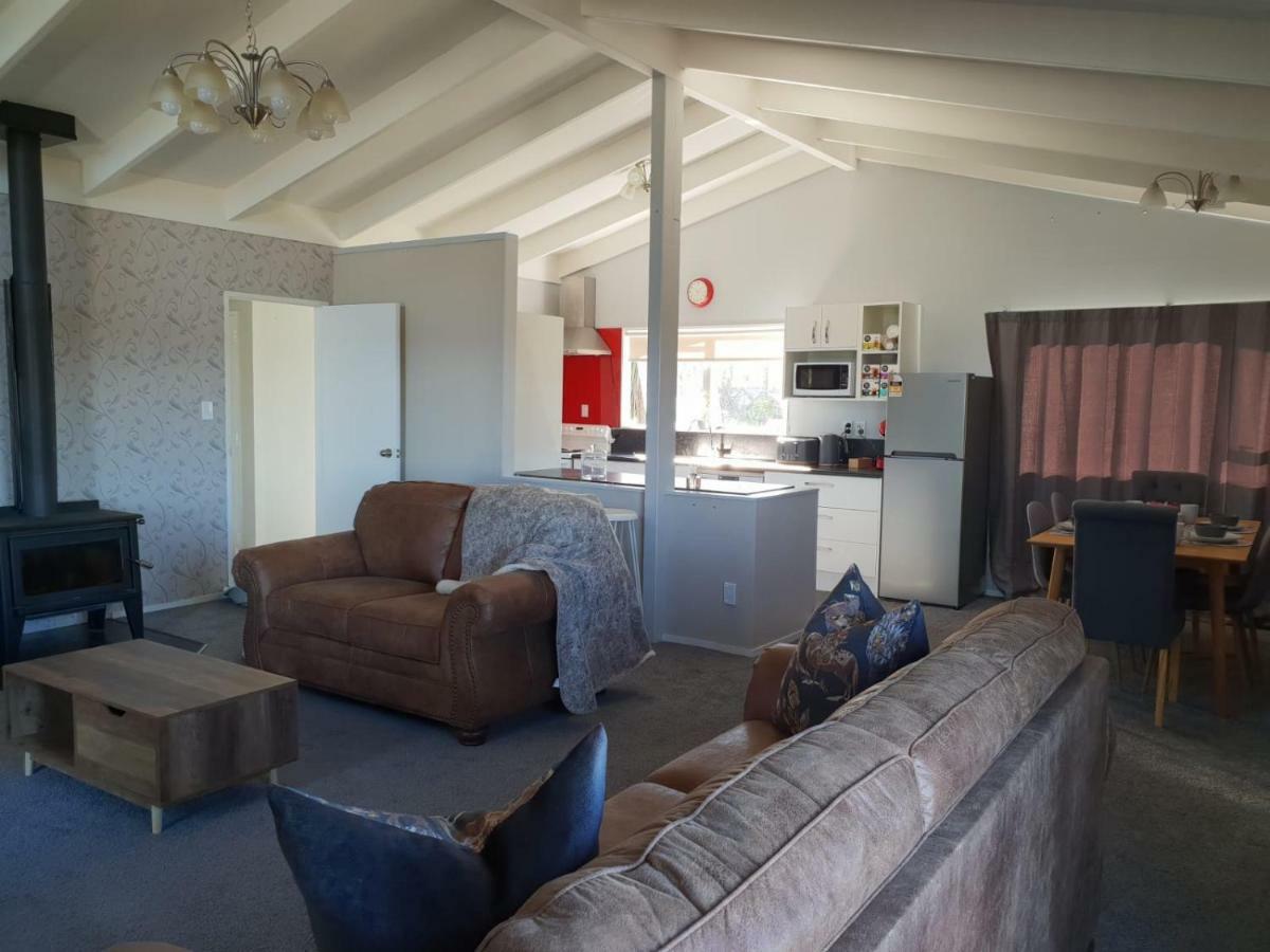 B, D & D Bed And Breakfast เทาโป ภายนอก รูปภาพ