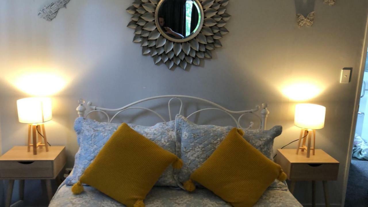 B, D & D Bed And Breakfast เทาโป ภายนอก รูปภาพ